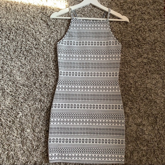 Garage Patterned Dress - Picture 2 of 5